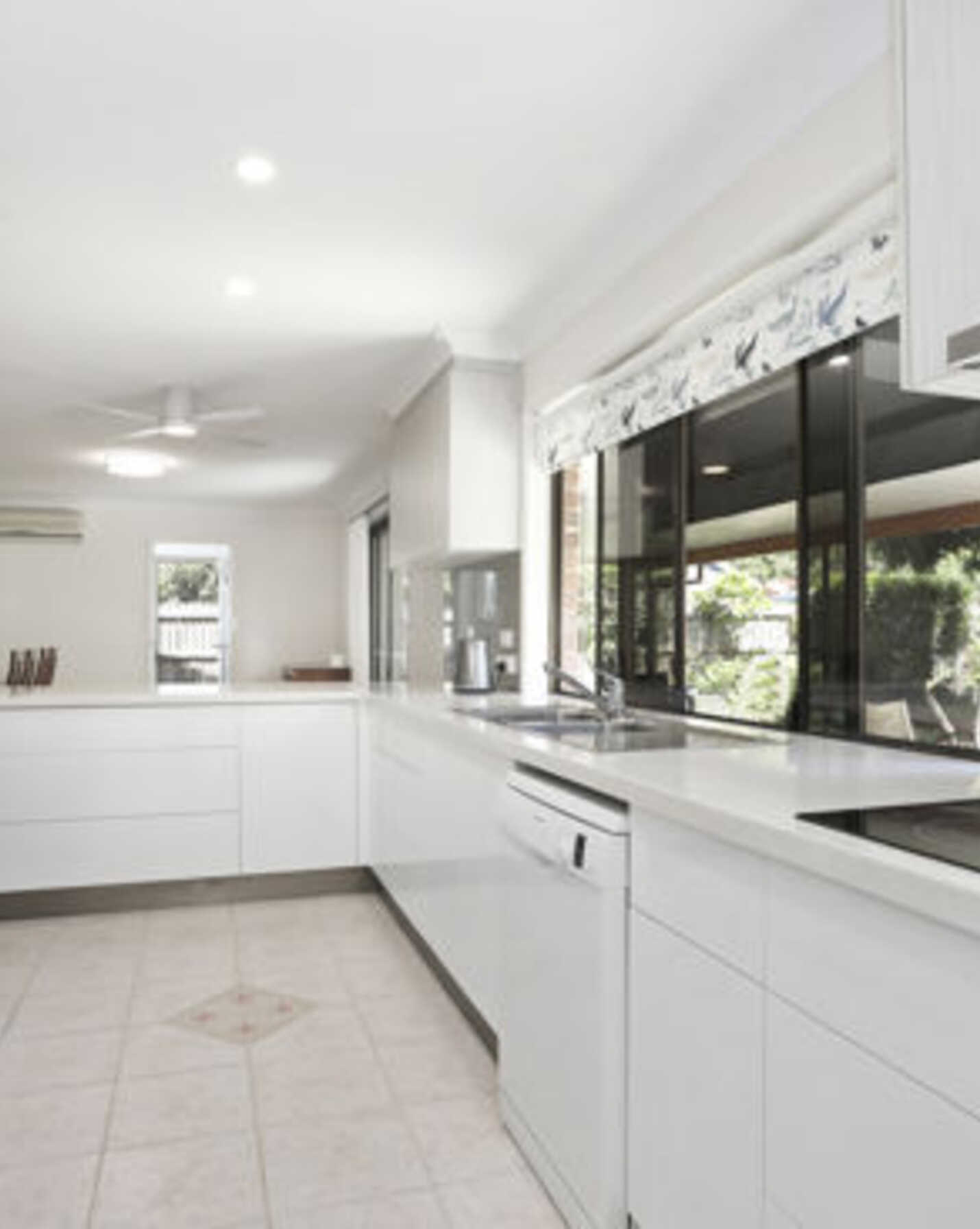 29 Endeavour Drive Banksia Beach, Beach - Thumbnail 4
