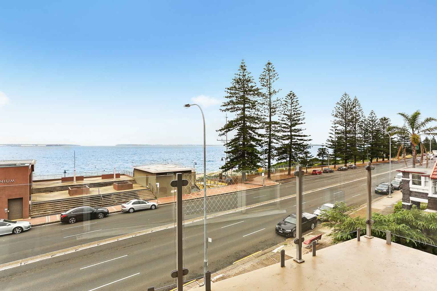 10/98 The Grand Parade Brighton-Le-Sands 10/98 The Grand Parade Brighton-Le-Sands