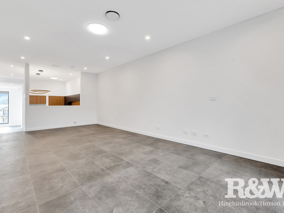 24 Kiernan Crescent Abbotsbury