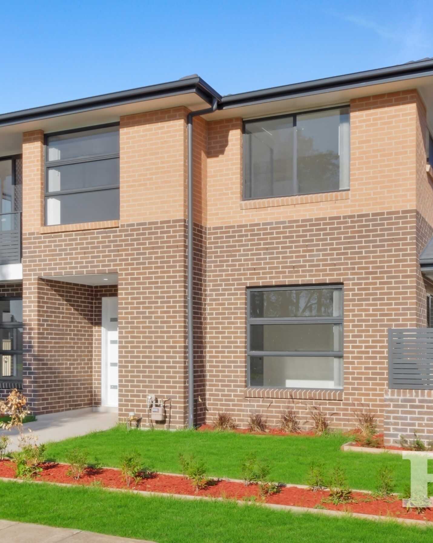 87 Oxford Road Ingleburn, Ingleburn - Image 1