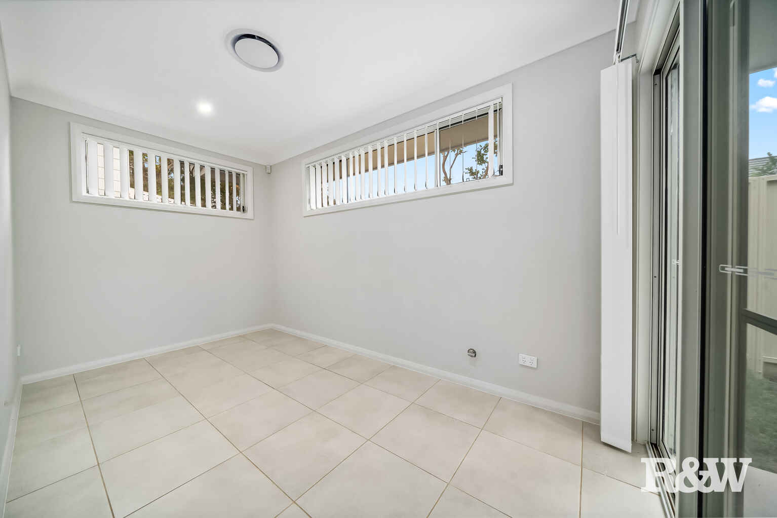 3/26 Canberra Street Oxley Park