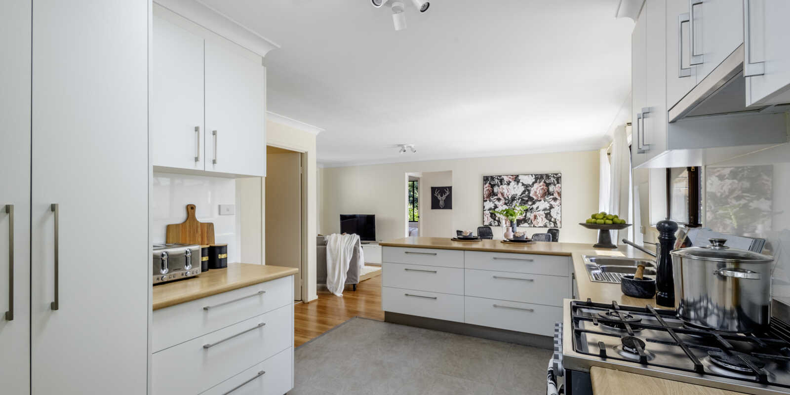 48 Hillier Ave Blackheath 48 Hillier Ave Blackheath