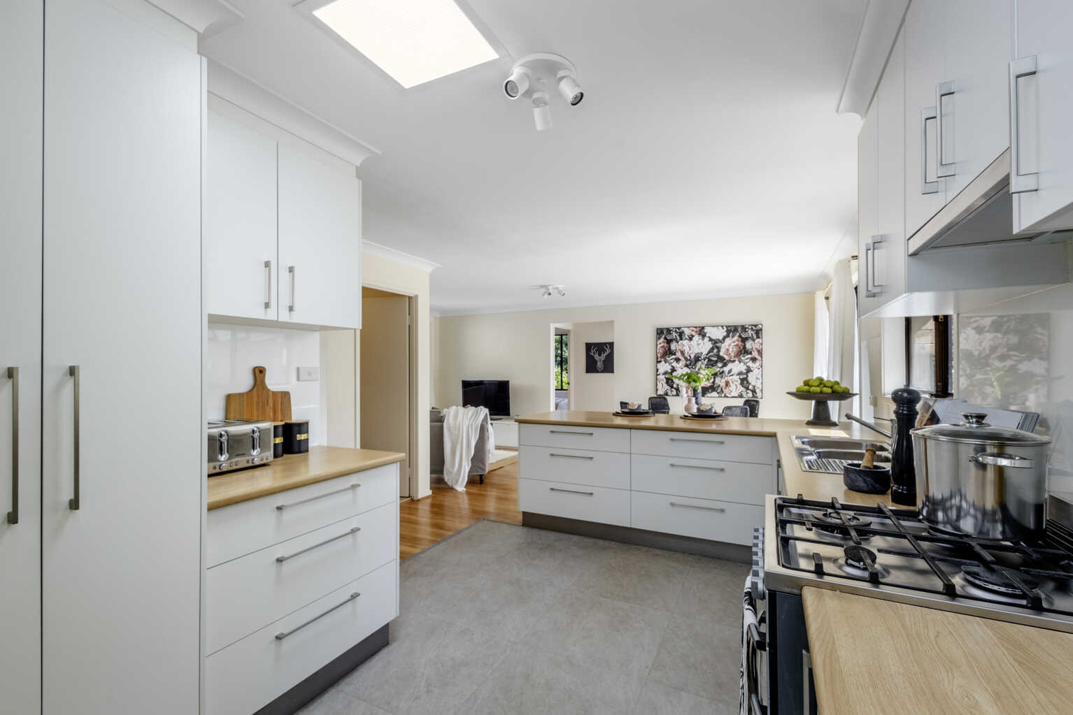 48 Hillier Ave Blackheath 48 Hillier Ave Blackheath