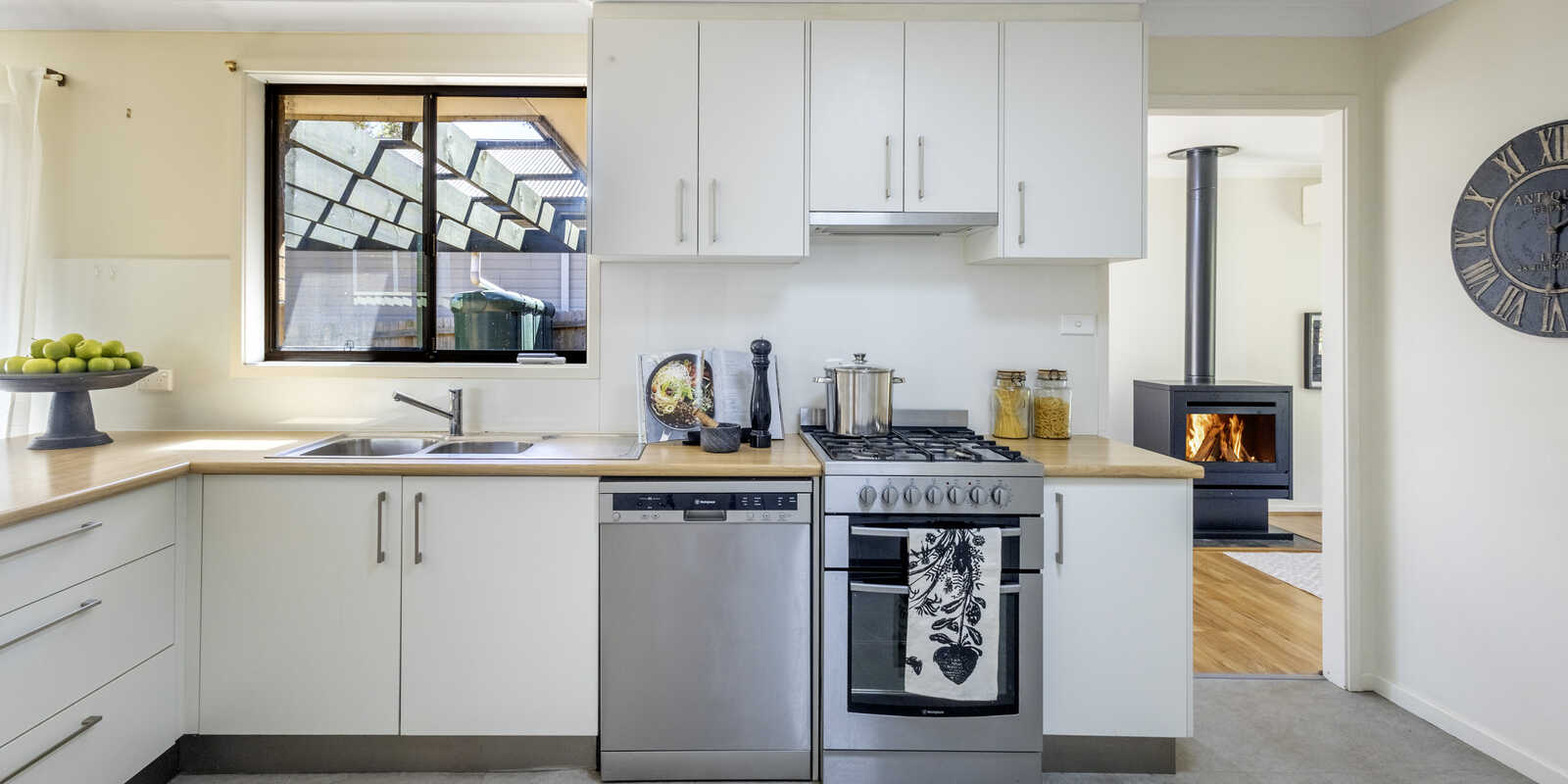 48 Hillier Ave Blackheath 48 Hillier Ave Blackheath