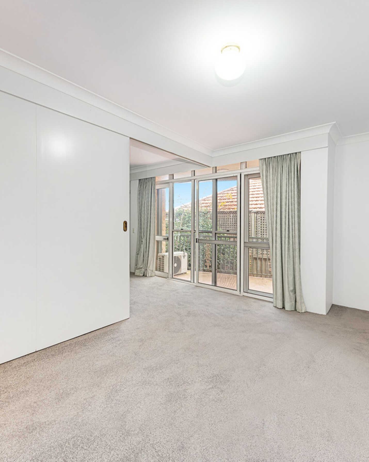19/15 - 17 Wyoming Avenue Oatlands, Oatlands - Thumbnail 2