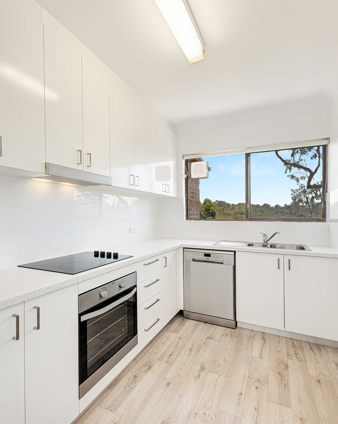 12/1 Carlisle Close Macquarie Park, Park - Thumbnail 2