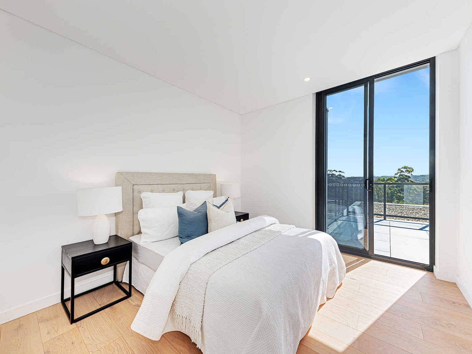 11/12 Amaroo Avenue Castle Cove