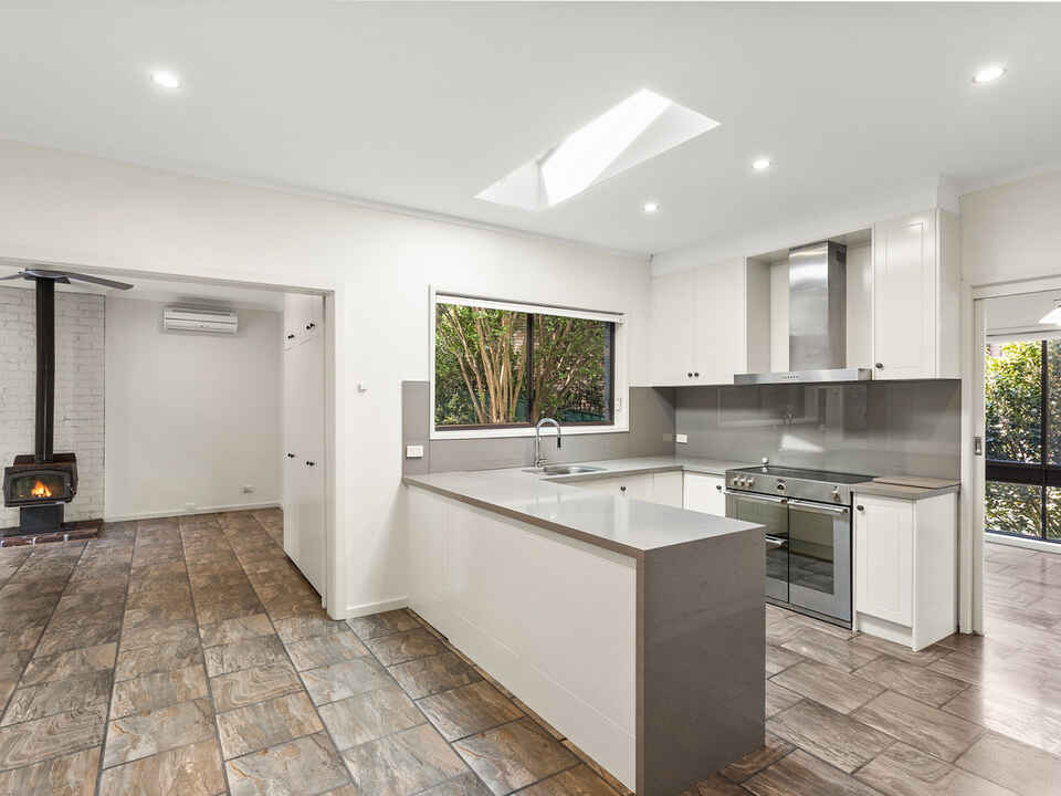 8 Jacaranda Avenue Figtree