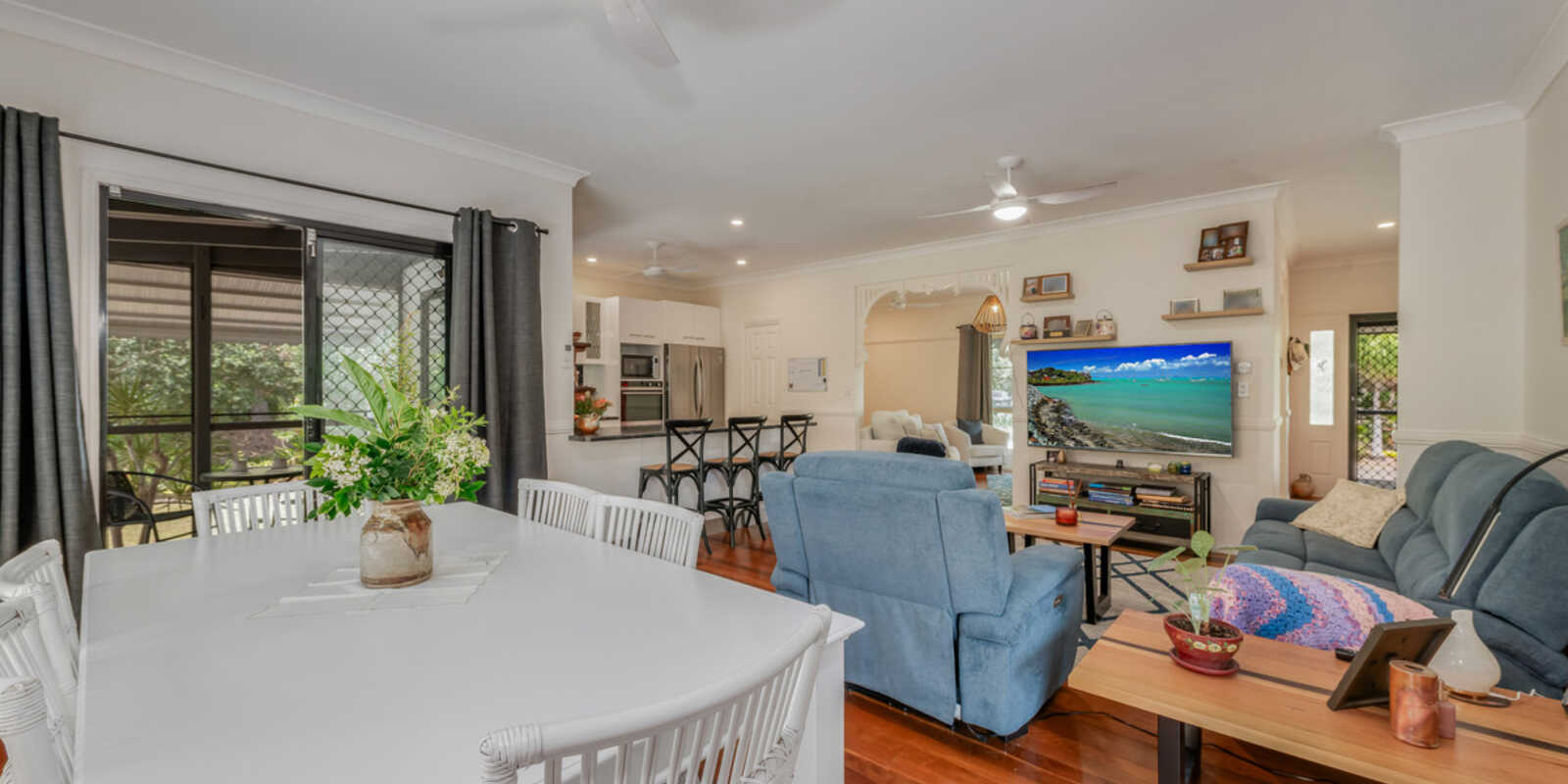 296 Sylvan Drive Moore Park Beach 296 Sylvan Drive Moore Park Beach