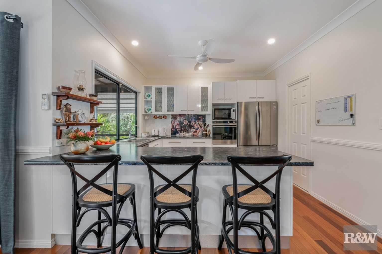 296 Sylvan Drive Moore Park Beach 296 Sylvan Drive Moore Park Beach