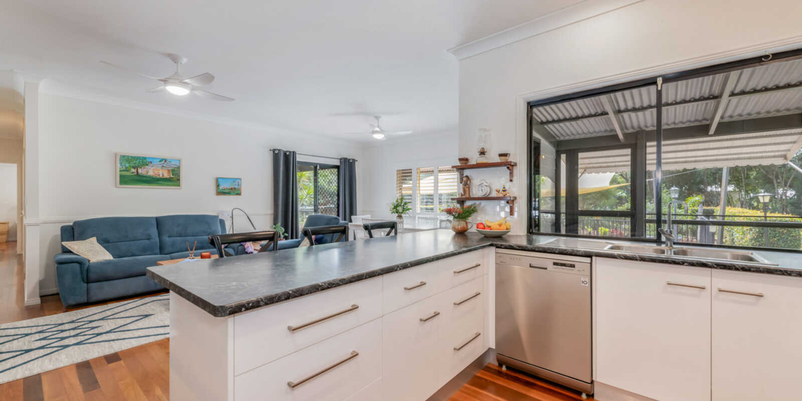 296 Sylvan Drive Moore Park Beach 296 Sylvan Drive Moore Park Beach