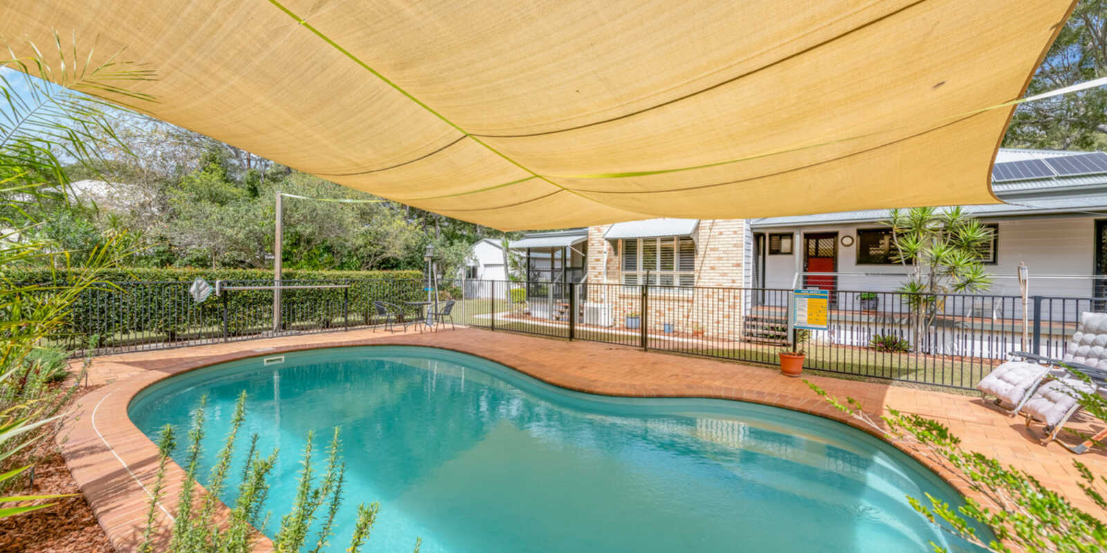 296 Sylvan Drive Moore Park Beach 296 Sylvan Drive Moore Park Beach
