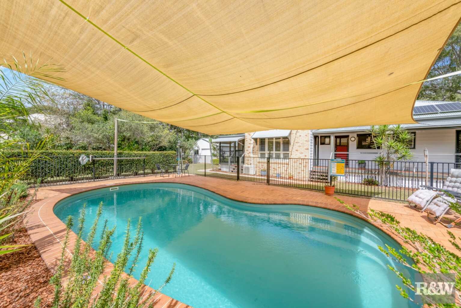296 Sylvan Drive Moore Park Beach 296 Sylvan Drive Moore Park Beach