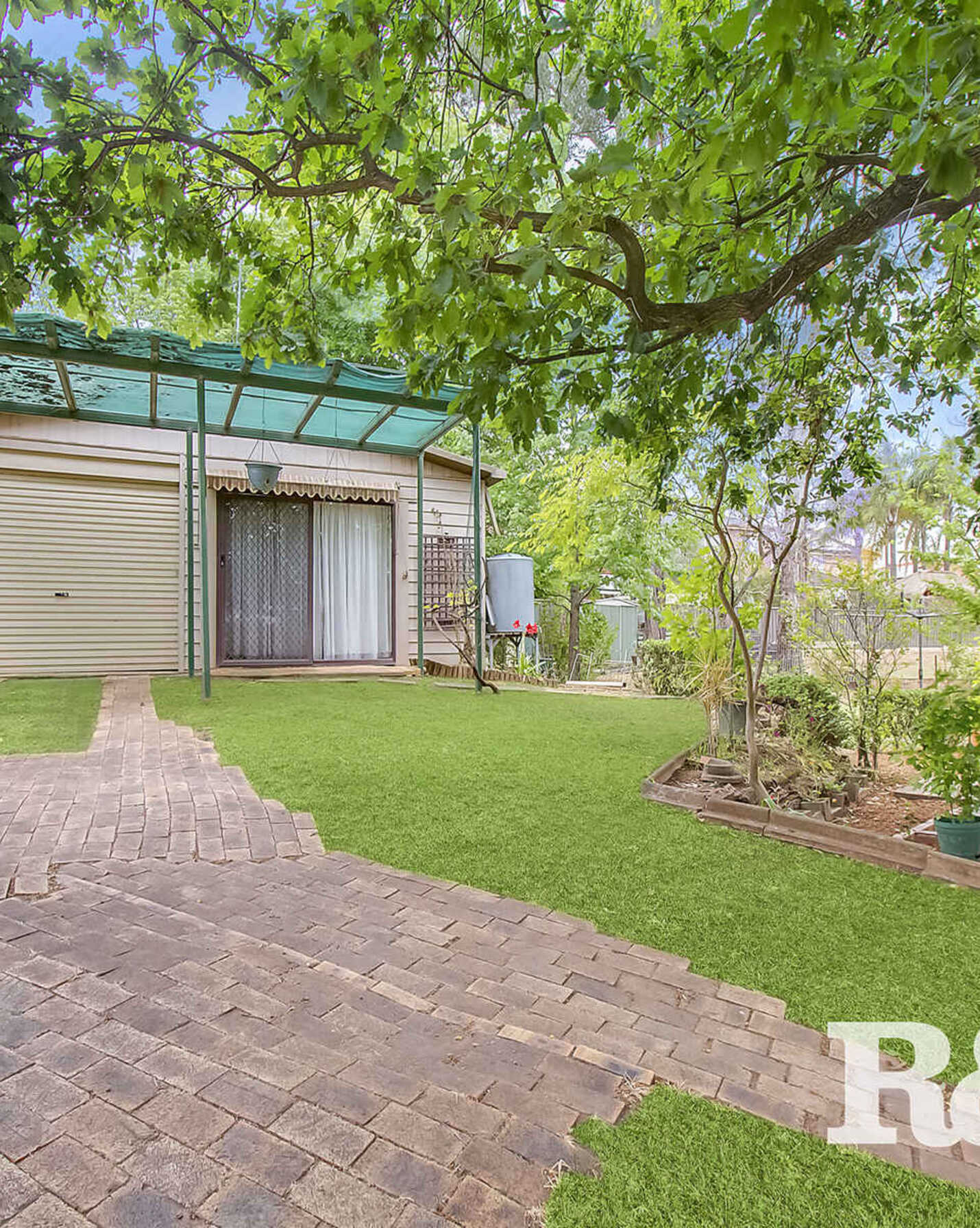 7 Royal Place St Clair, Clair - Thumbnail 2