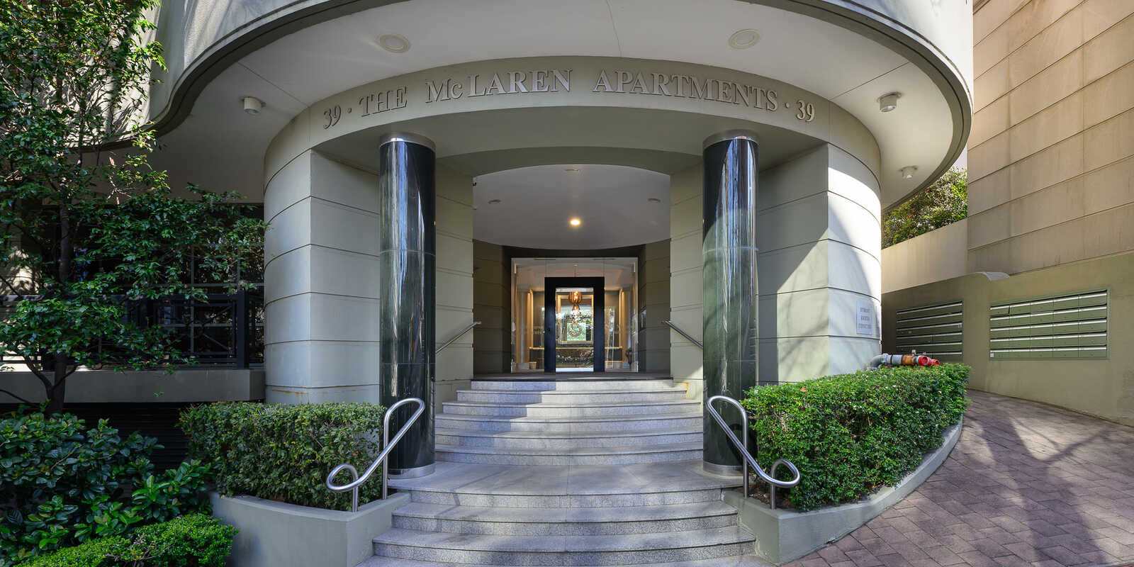 M02/39 McLaren Street North Sydney