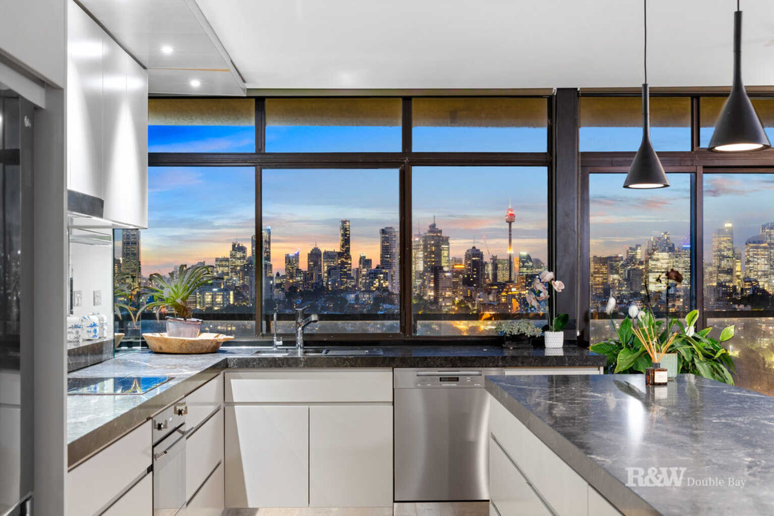 1802/180 Ocean Street Edgecliff