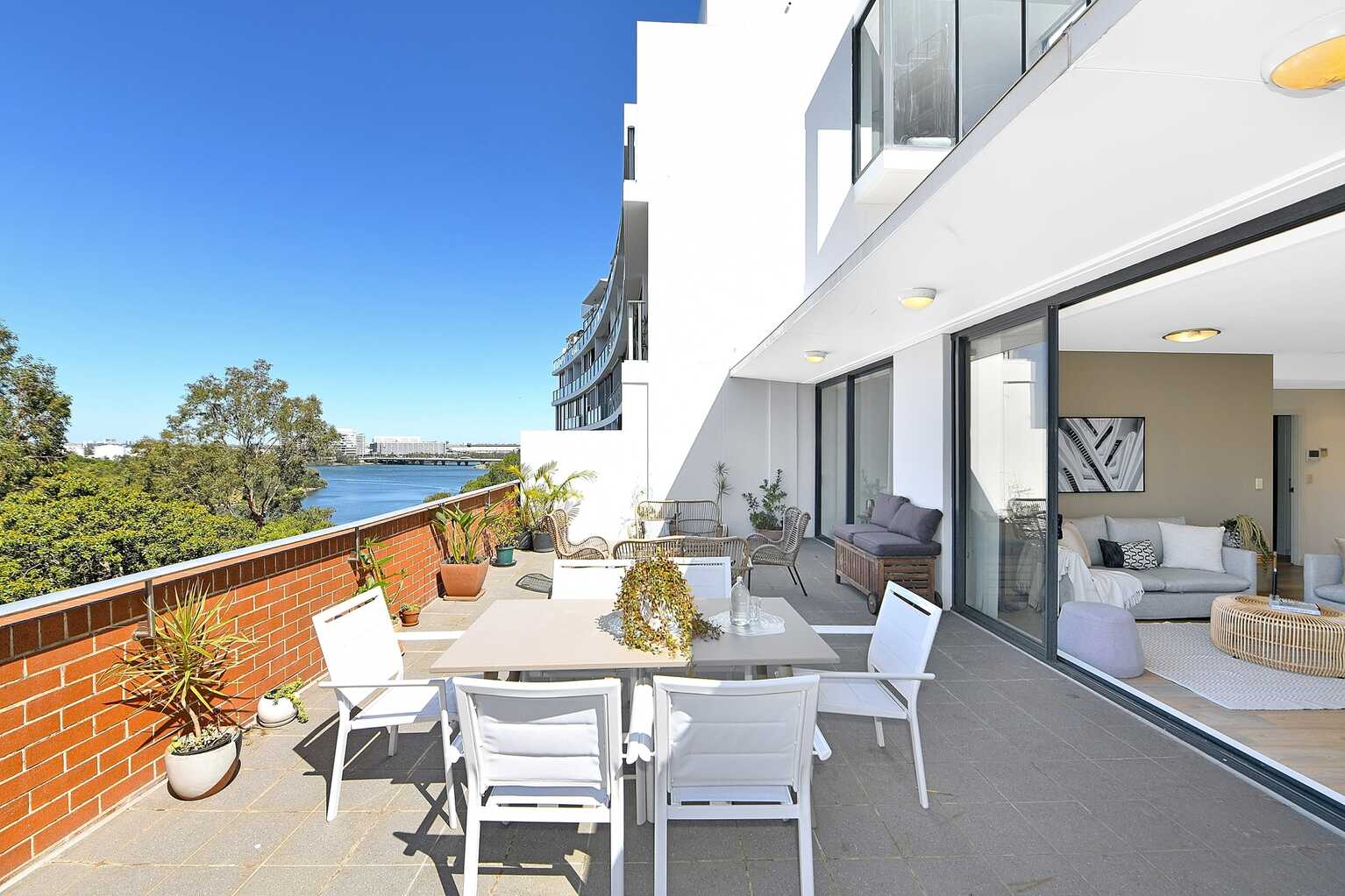 703/4 Brodie Spark Drive Wolli Creek 703/4 Brodie Spark Drive Wolli Creek