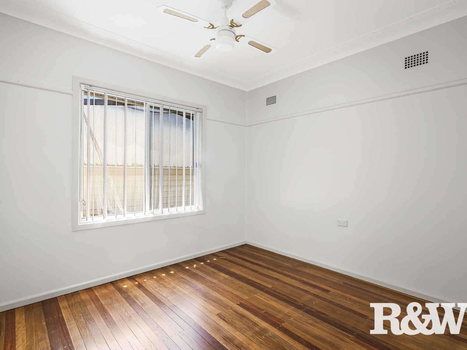 28 Cartwright Crescent Lalor Park 28 Cartwright Crescent Lalor Park