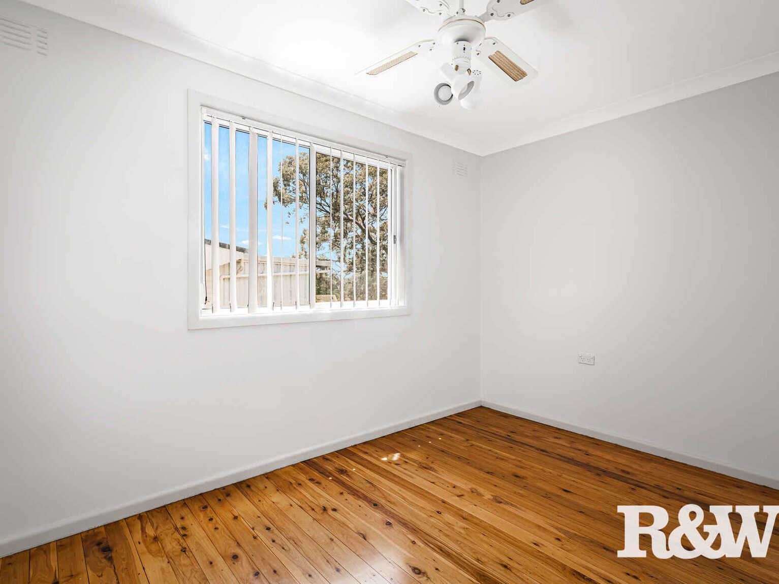 28 Cartwright Crescent Lalor Park 28 Cartwright Crescent Lalor Park