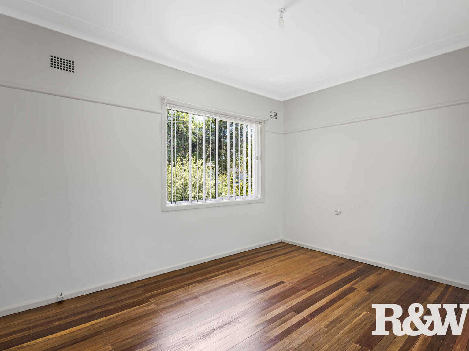 28 Cartwright Crescent Lalor Park 28 Cartwright Crescent Lalor Park