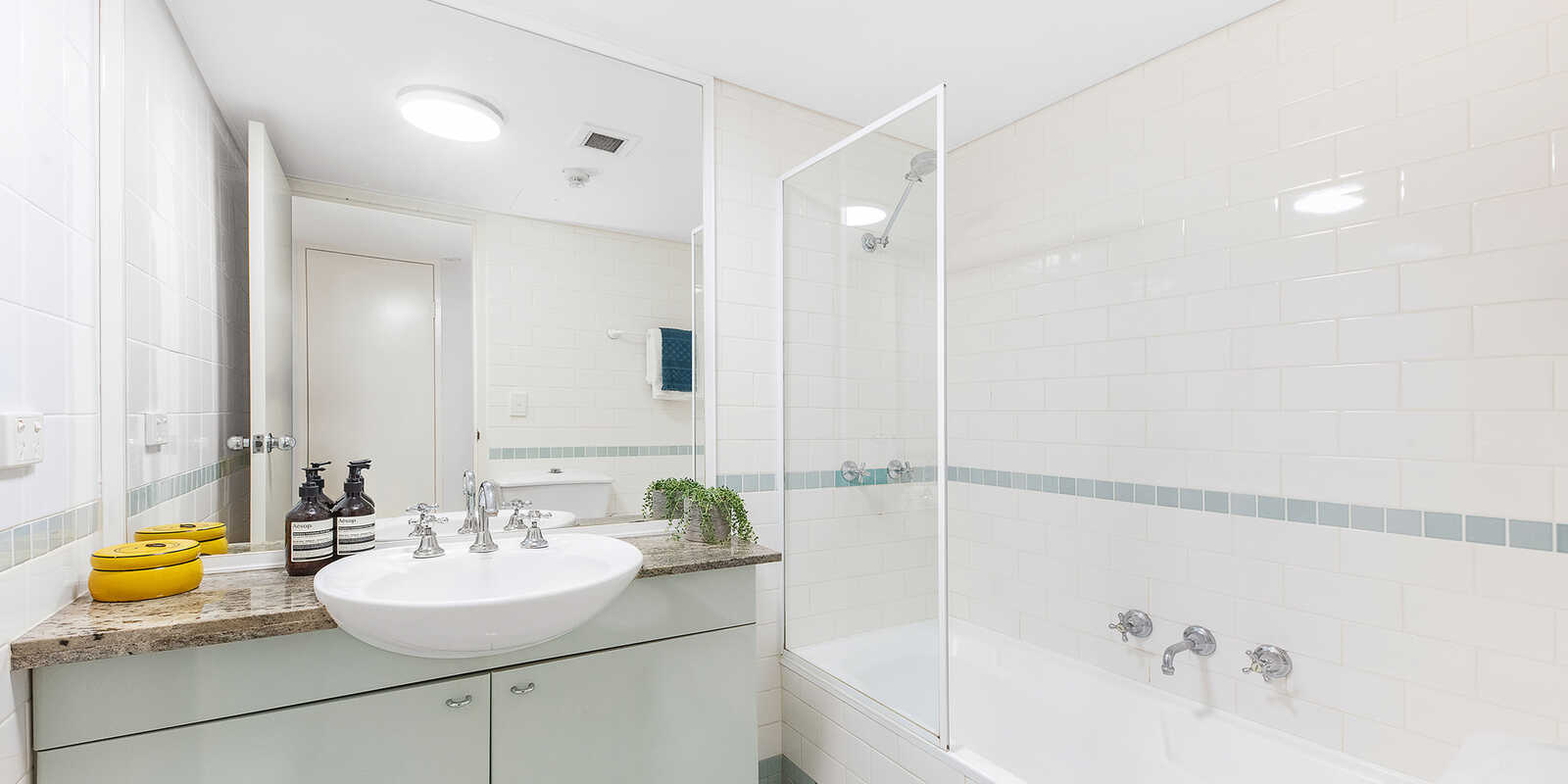 M02/39 McLaren Street North Sydney