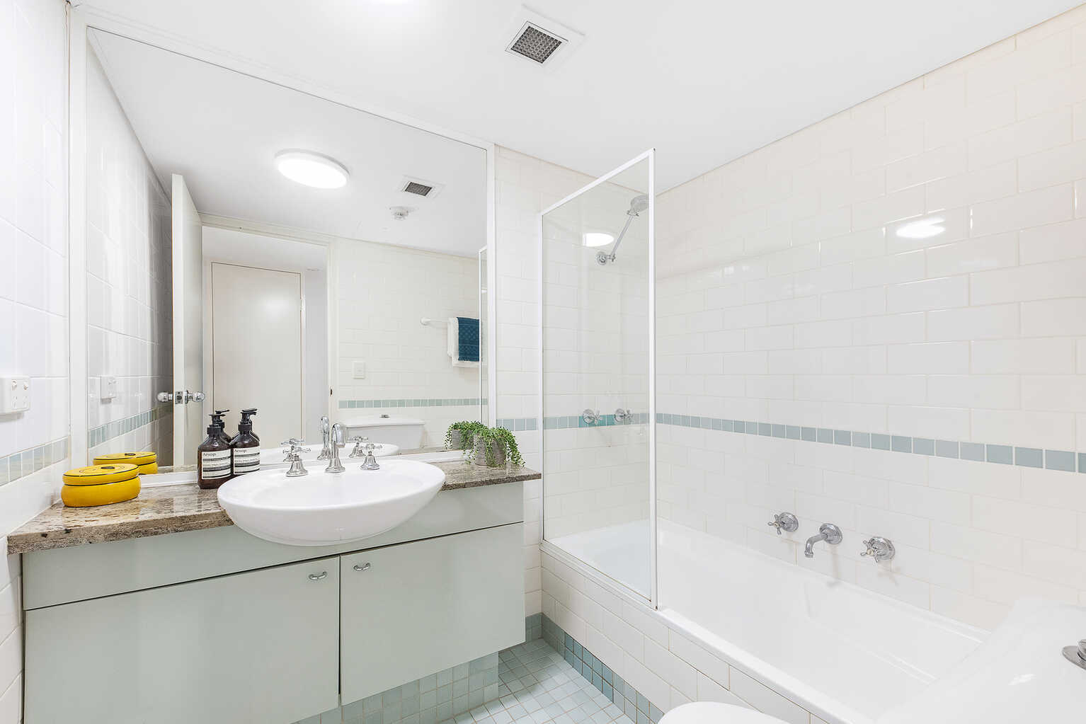 M02/39 McLaren Street North Sydney
