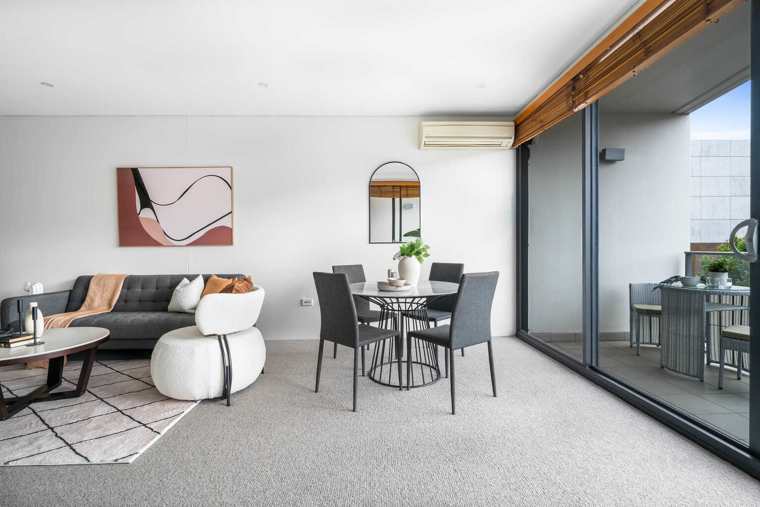 503D/250  Anzac Parade Kensington