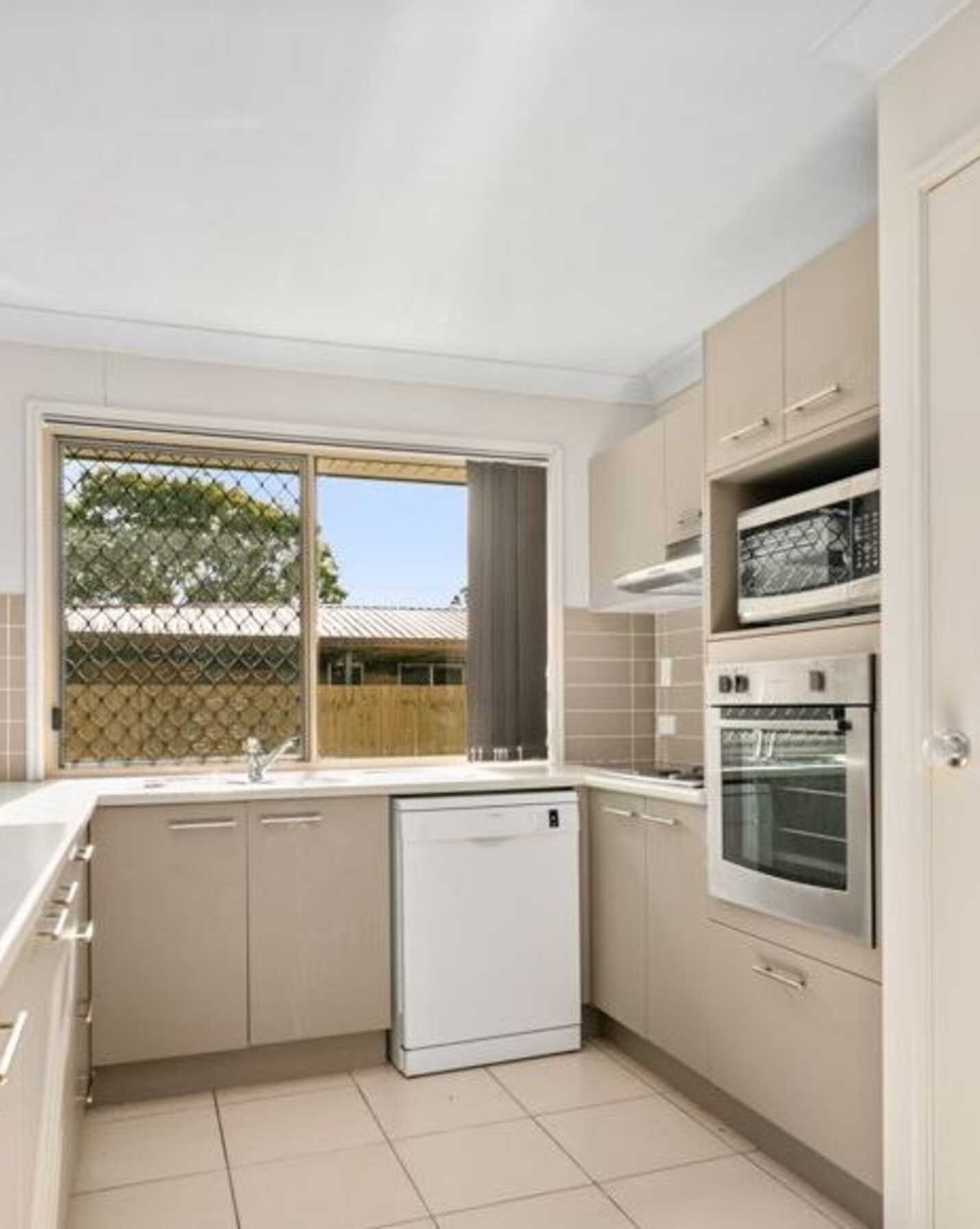 25 Grant Road Morayfield, Morayfield - Thumbnail 4