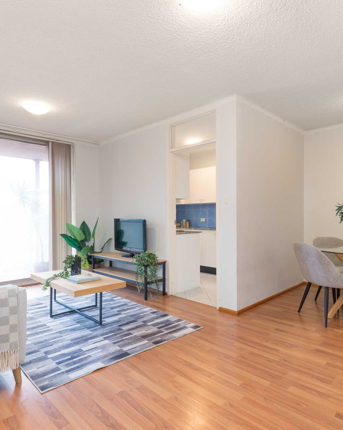 15/28 Evans Avenue, Eastlakes - Image 1