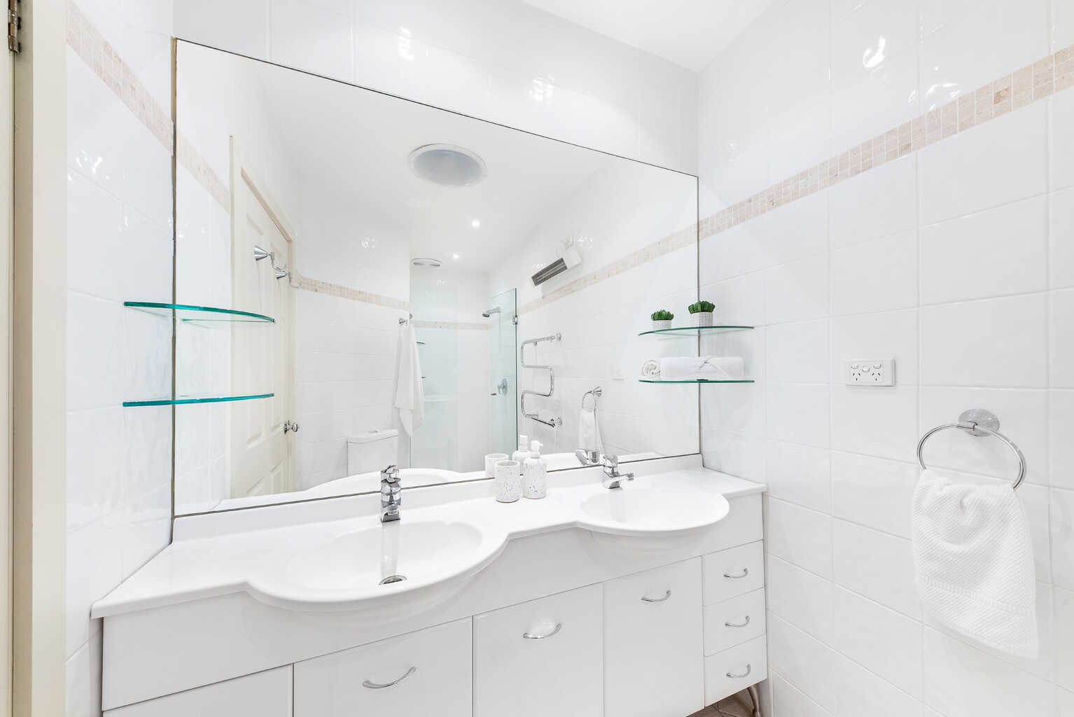200 Sailors Bay Road Northbridge 200 Sailors Bay Road Northbridge