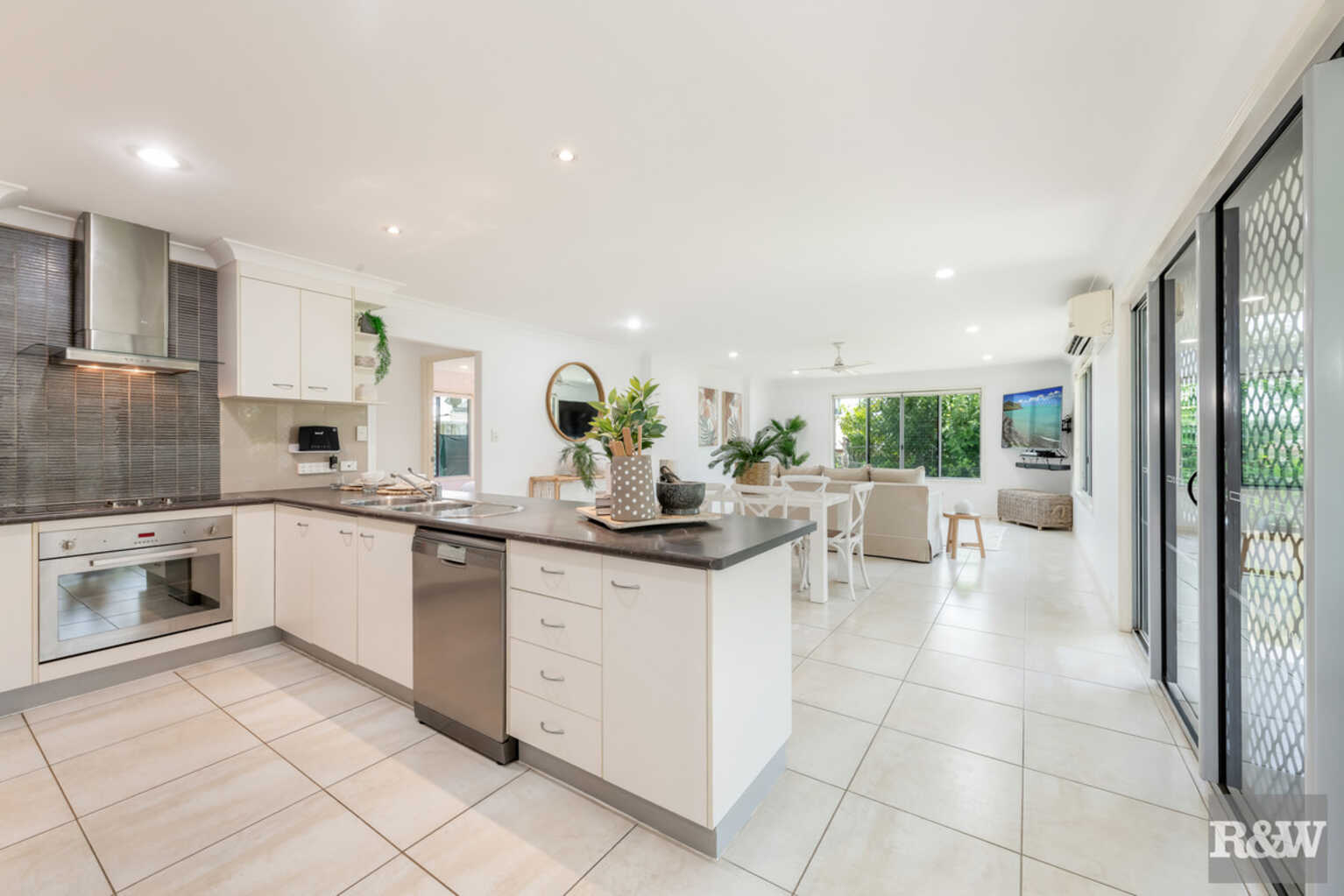 8 Hillcrest Court Bargara 8 Hillcrest Court Bargara
