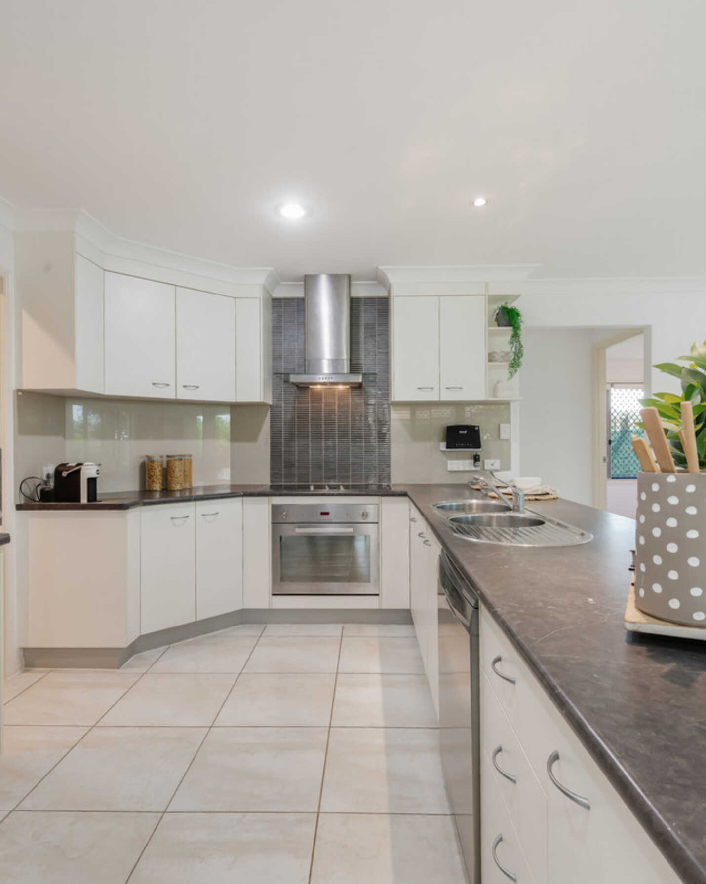 8 Hillcrest Court Bargara, Bargara - Thumbnail 5