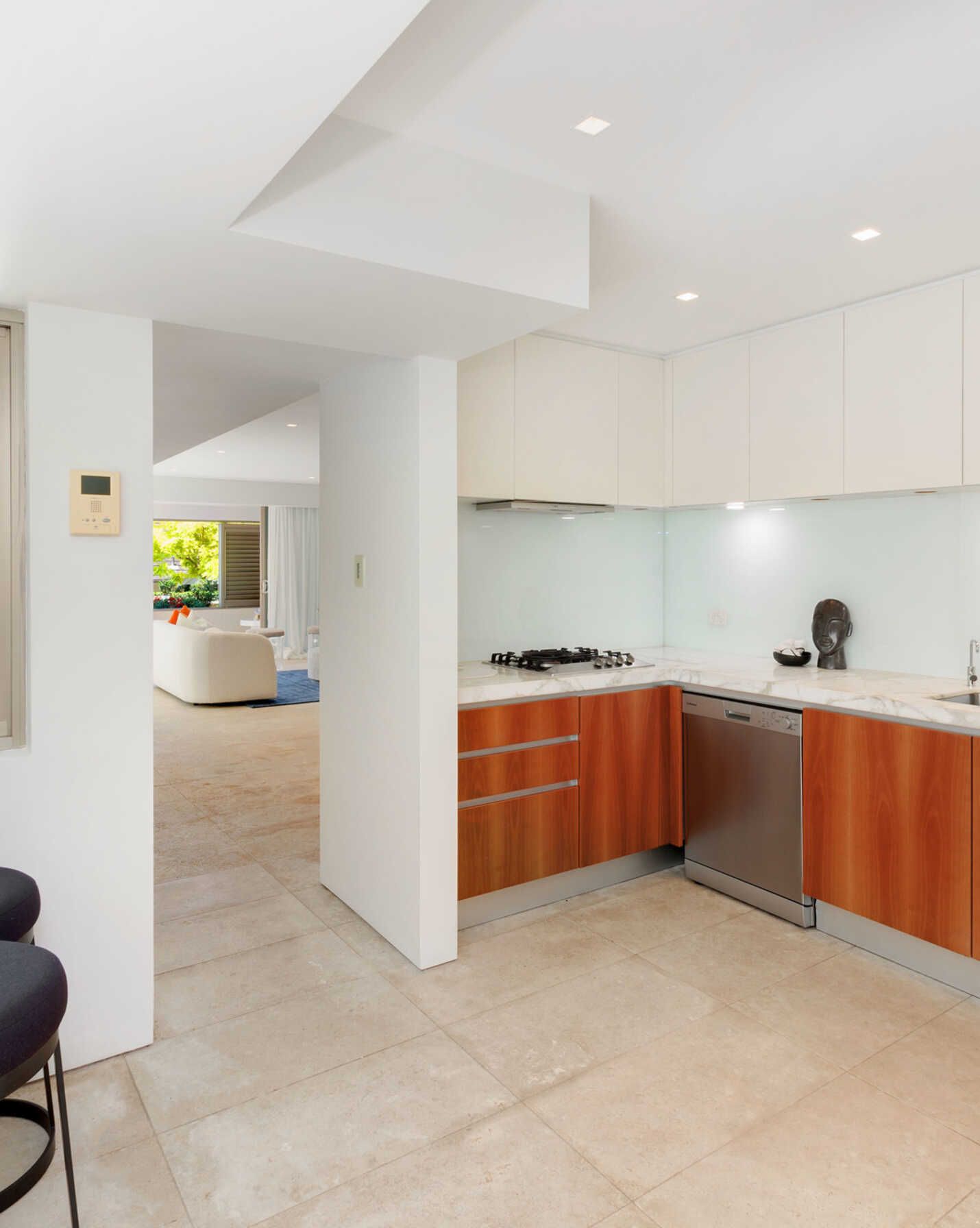 1&2/11a  Billyard Avenue Elizabeth Bay, Bay - Thumbnail 7