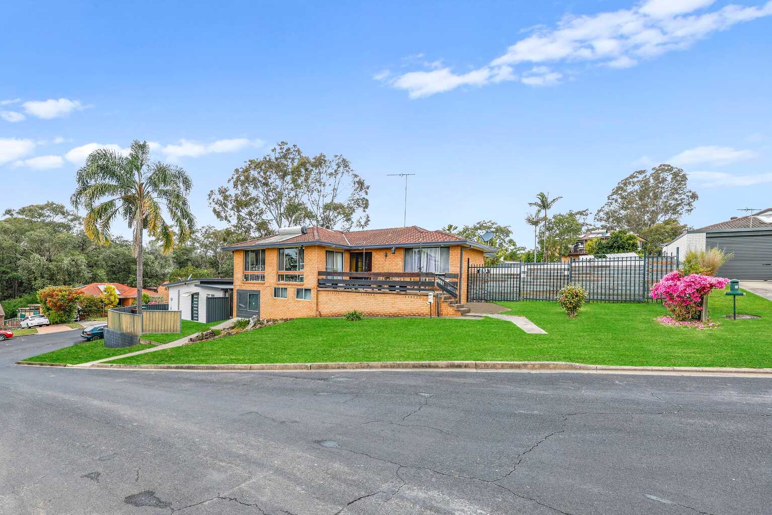 27 Kembla Crescent Ruse 27 Kembla Crescent Ruse