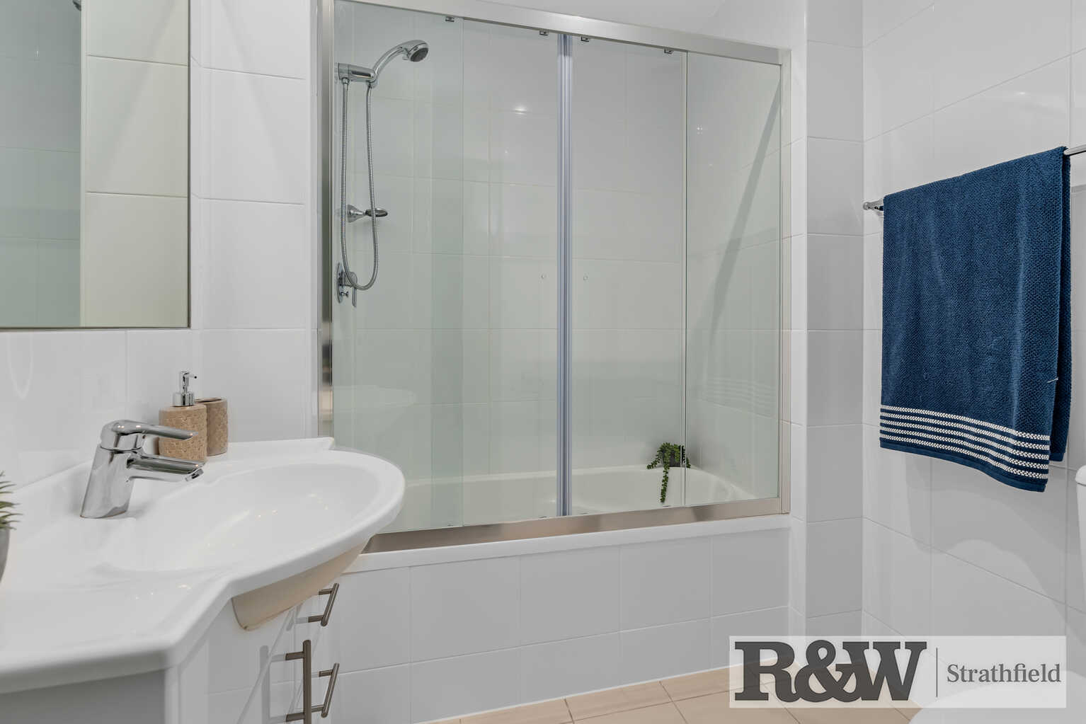 16/58 Powell St Homebush