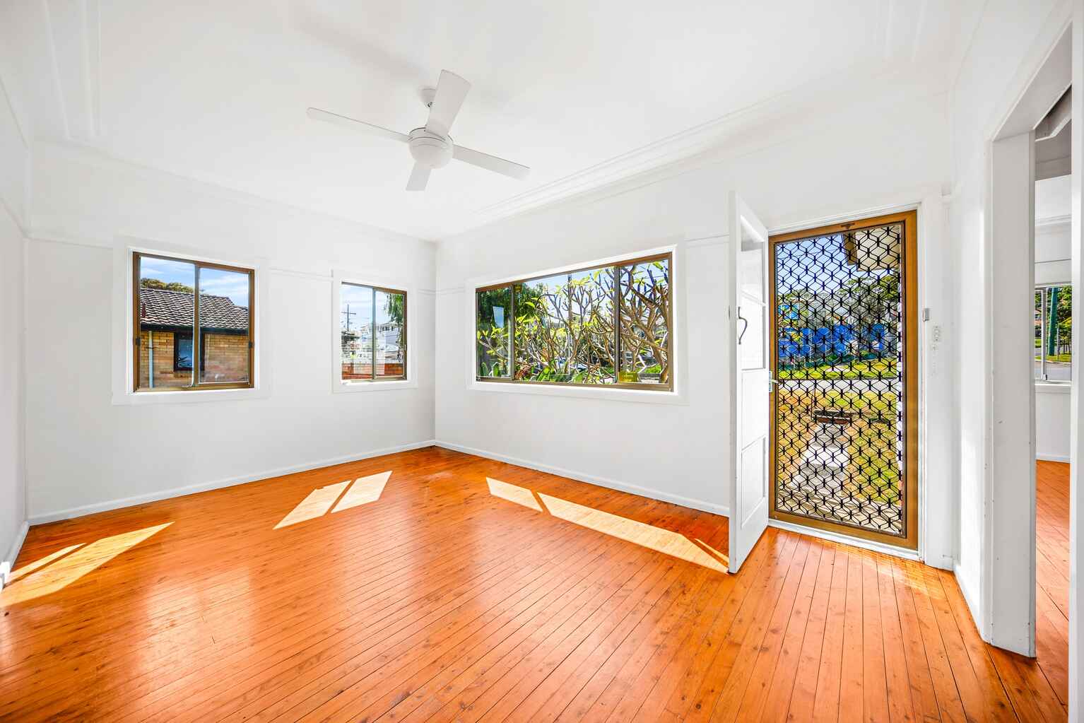 30 Woomera Road Little Bay 30 Woomera Road Little Bay