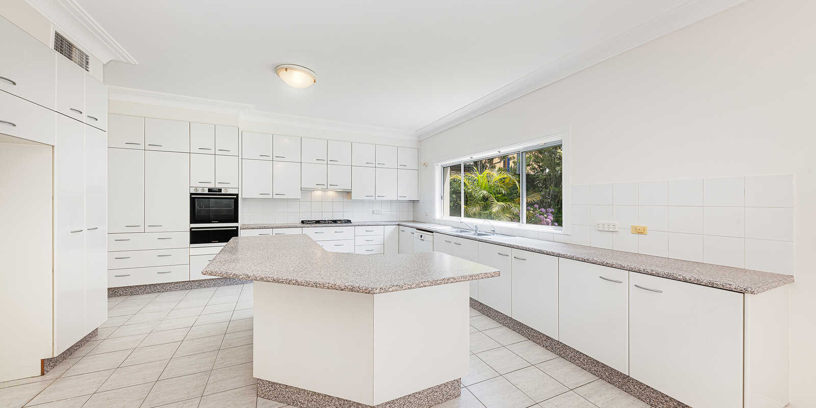 75 Baringa Road Northbridge