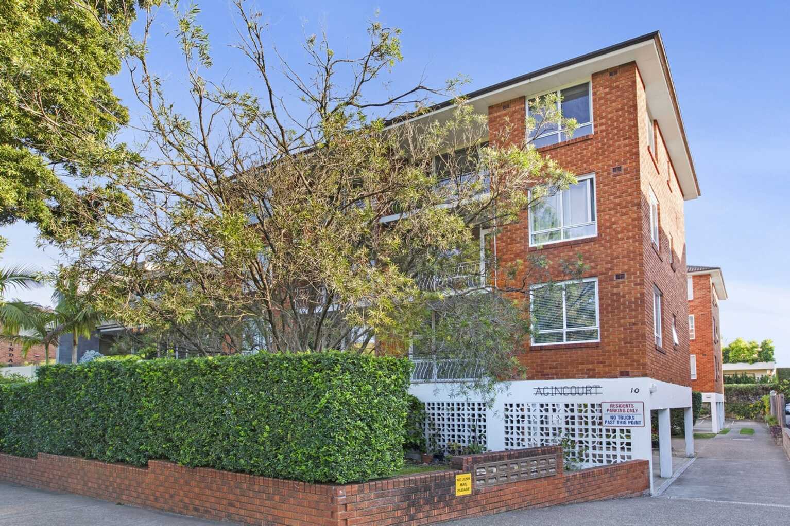 2/10 Punch Street Mosman