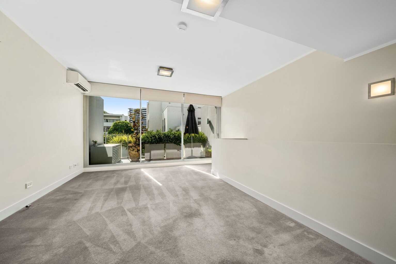 505/12 Danks Street Waterloo