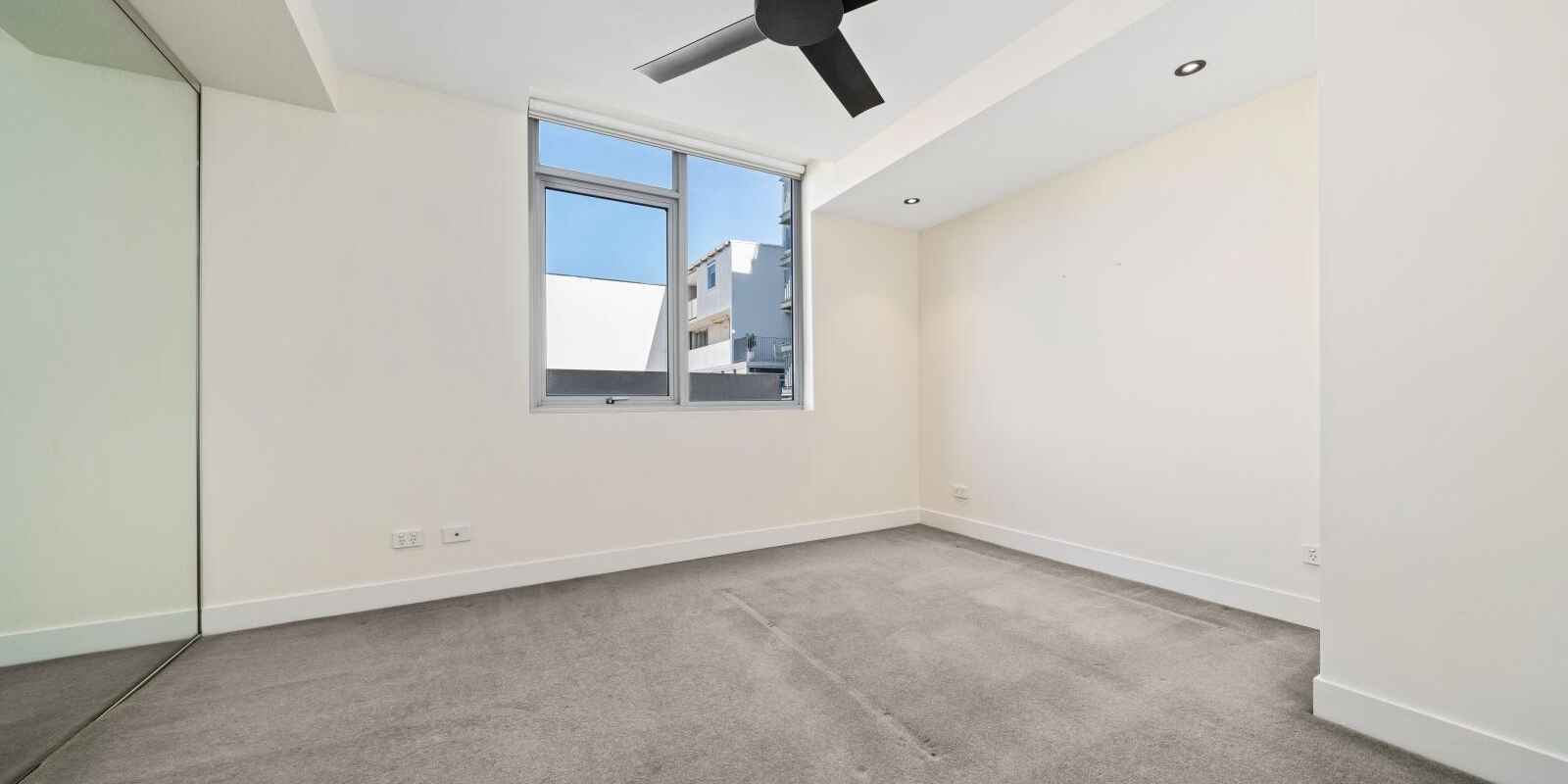 505/12 Danks Street Waterloo