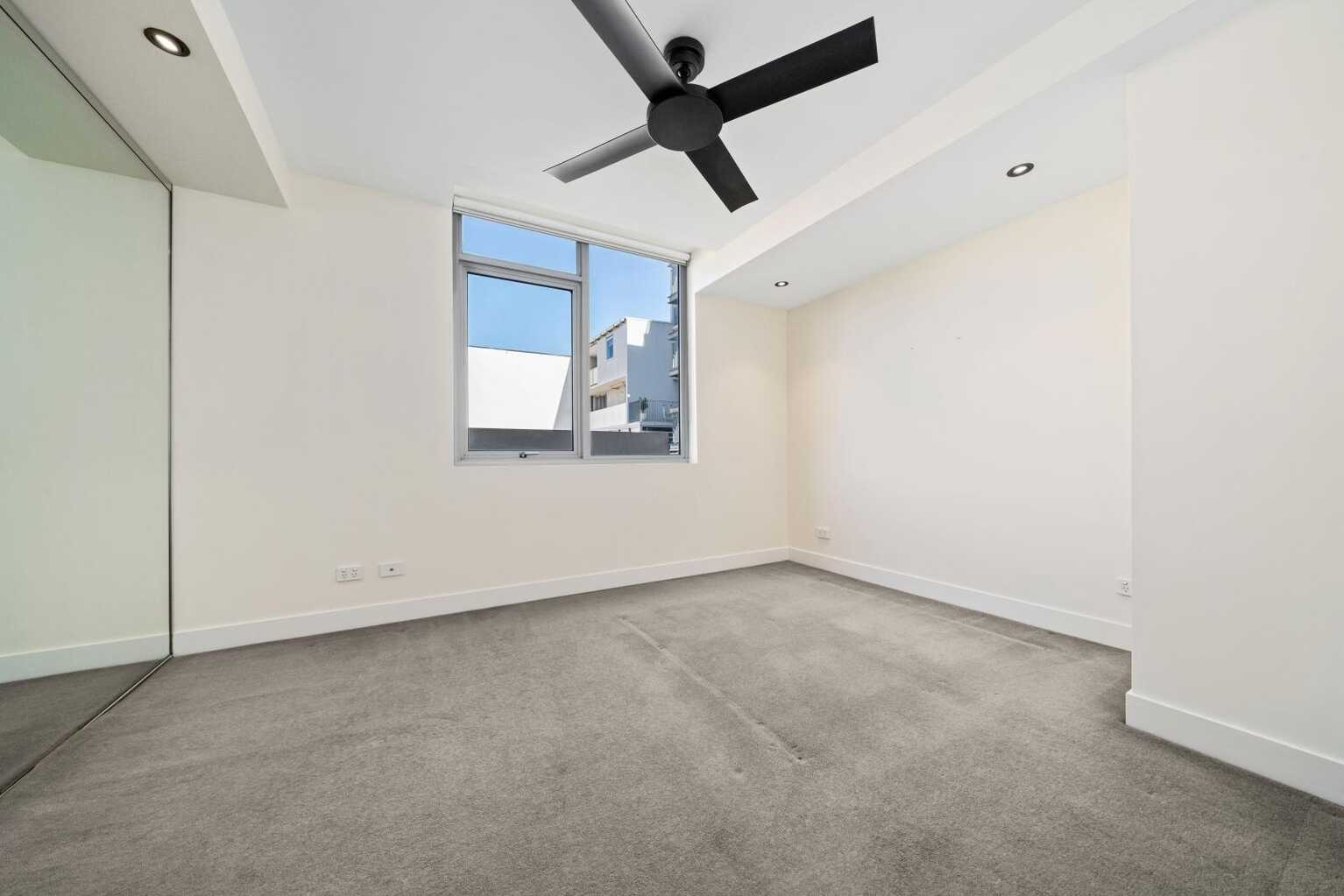 505/12 Danks Street Waterloo