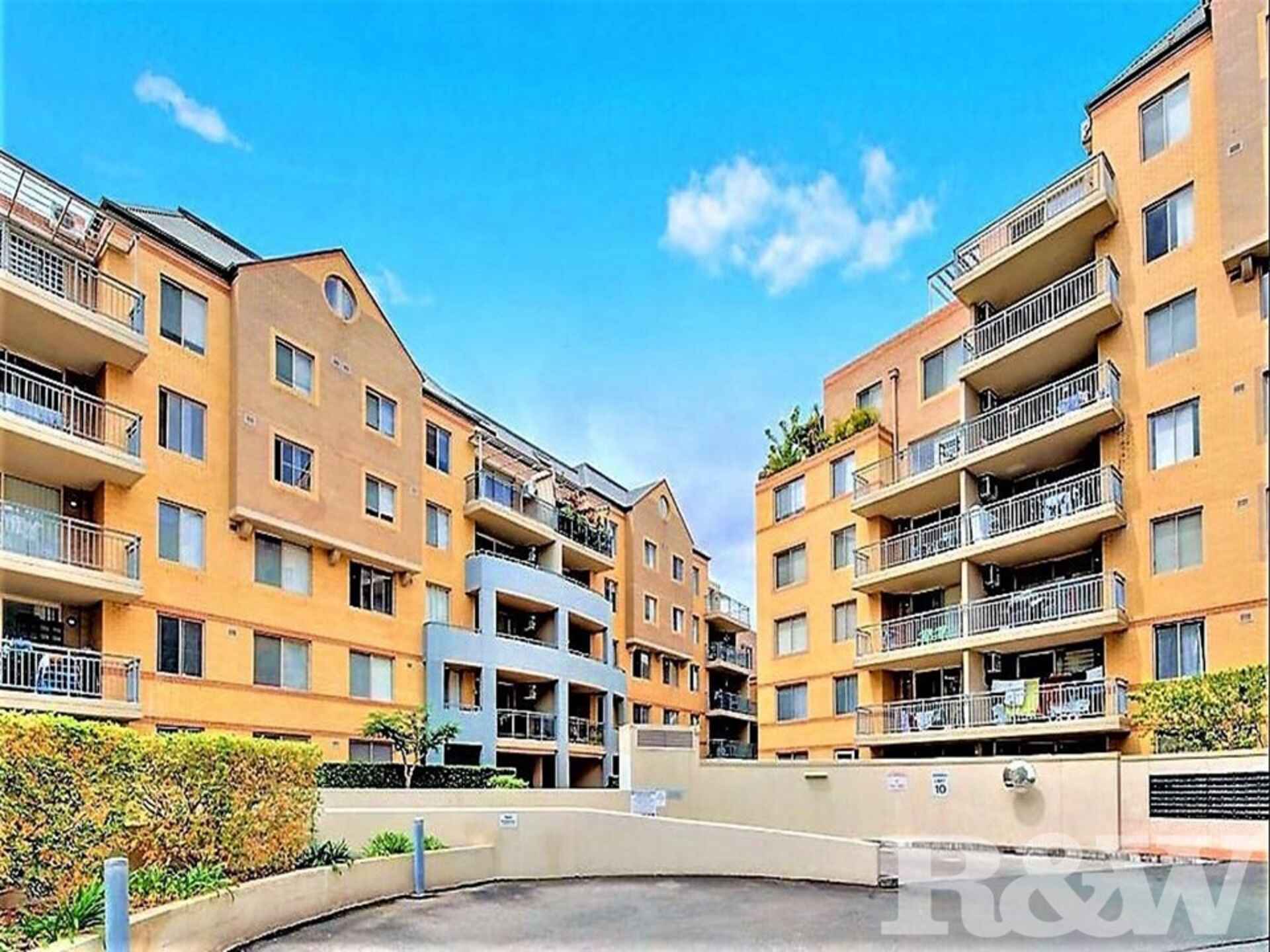 10/18 Sorrell Street Parramatta