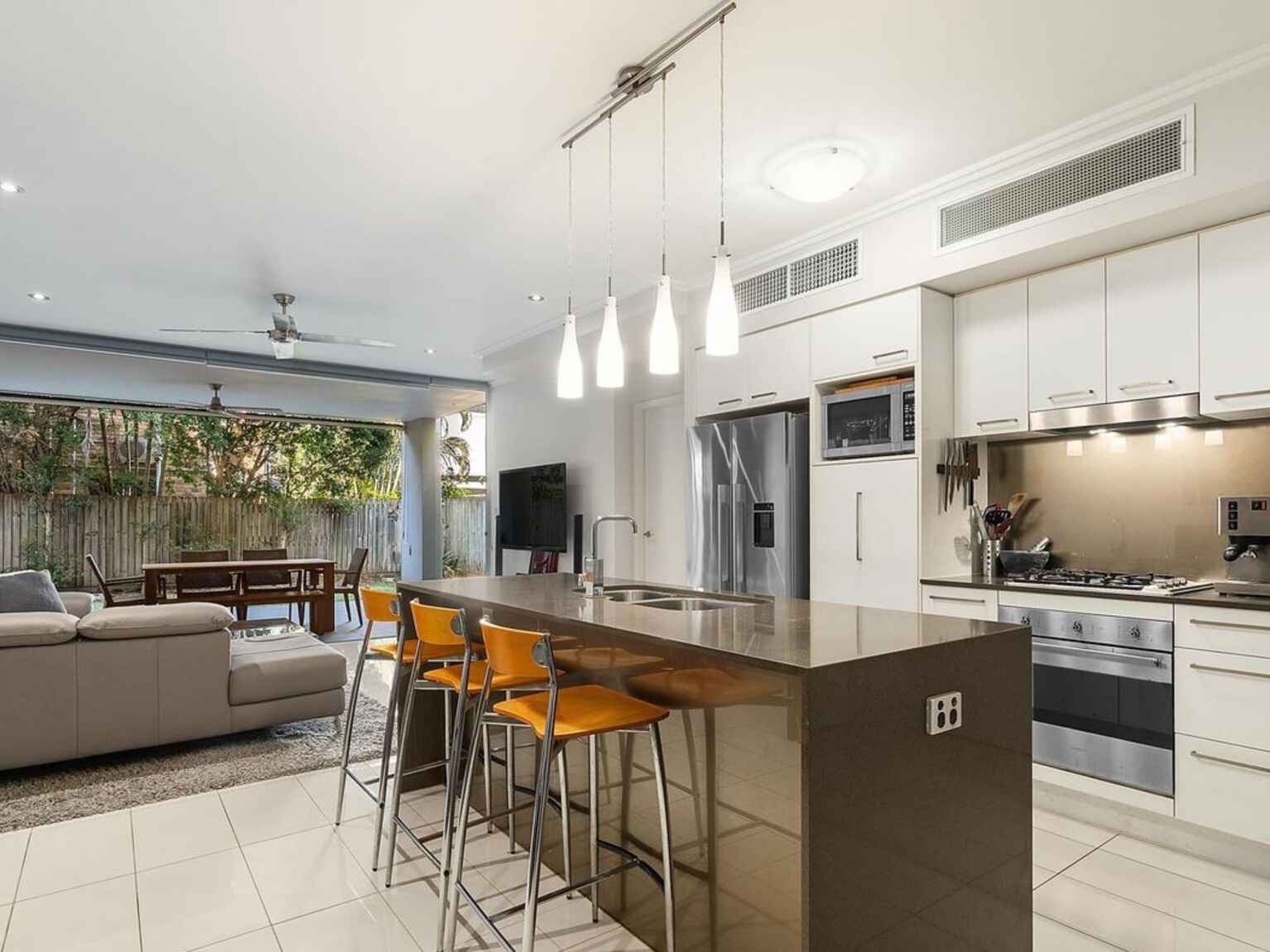 2/64 Barton Road Hawthorne
