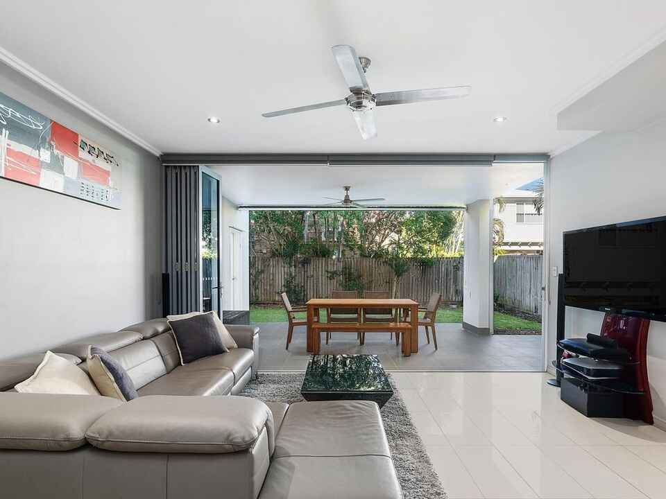2/64 Barton Road Hawthorne