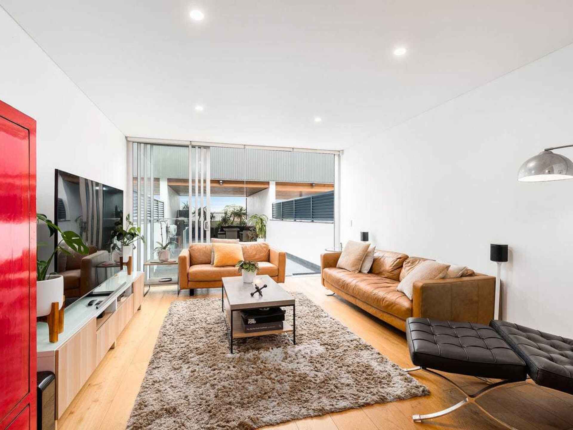 19F William Street Alexandria