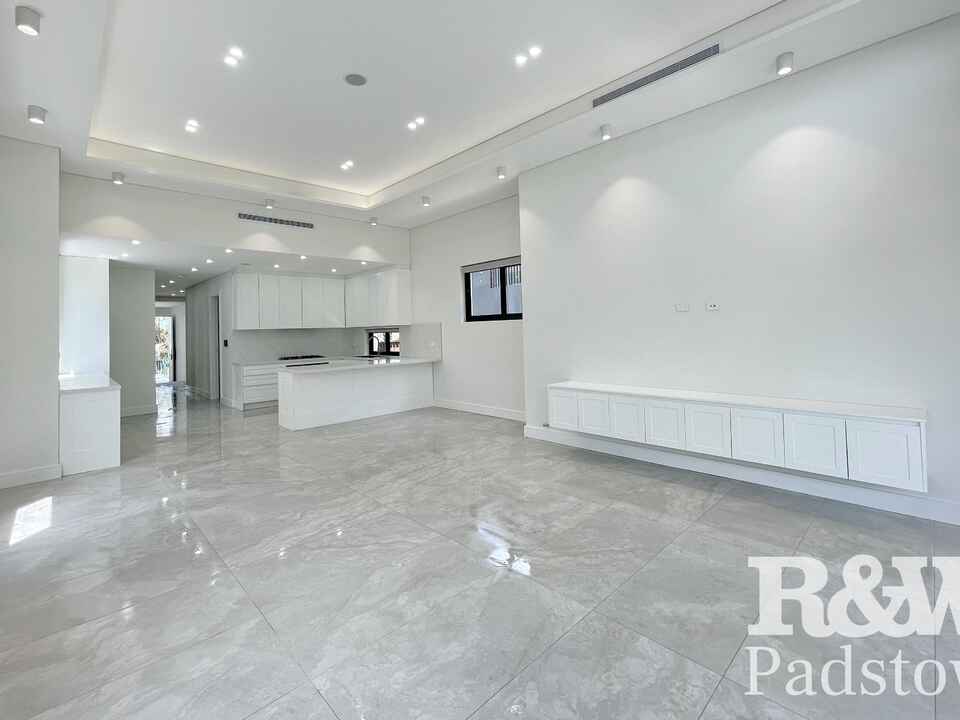 7B Holland Crescent Casula