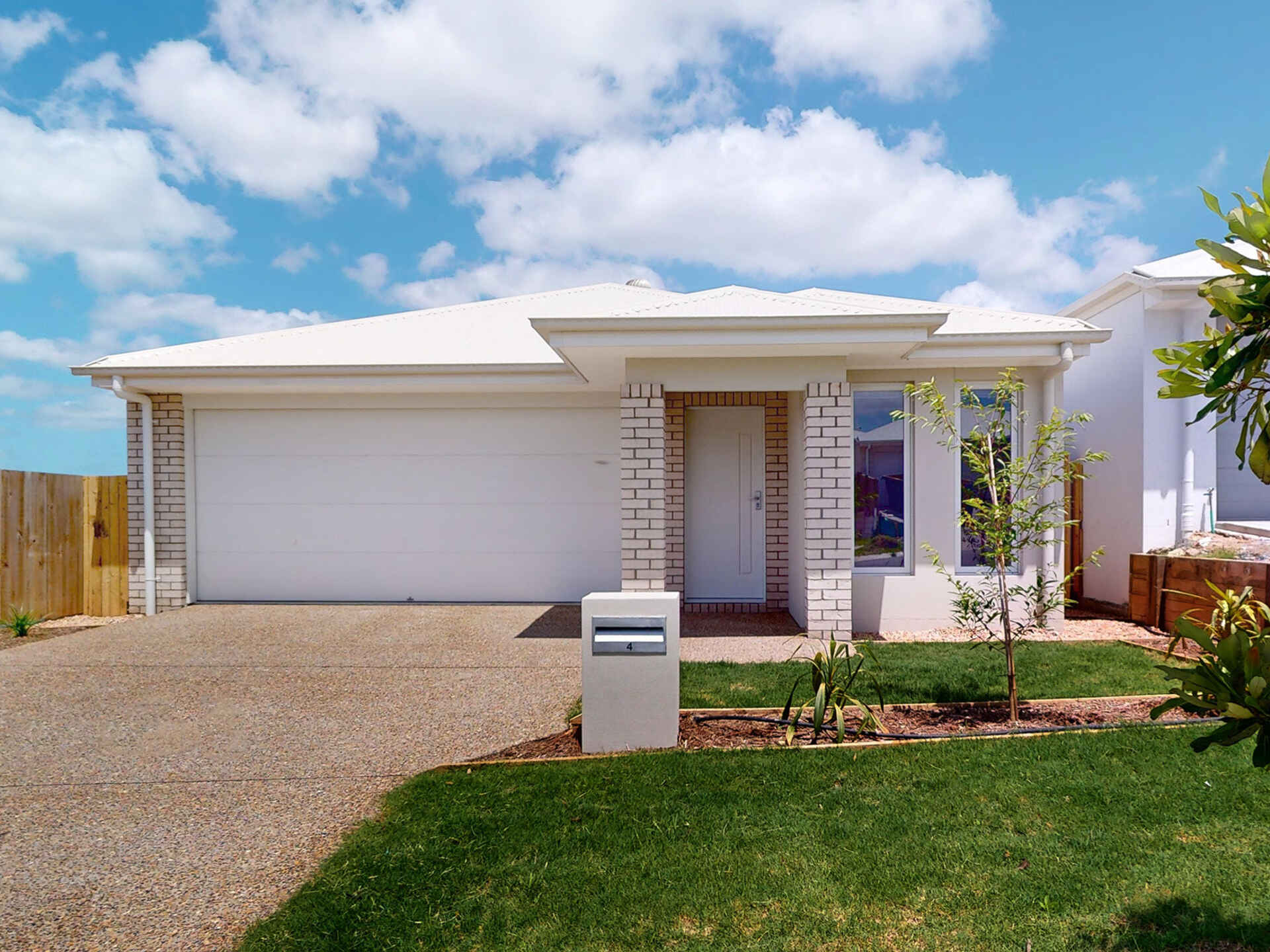 4 Helix Close Spring Mountain