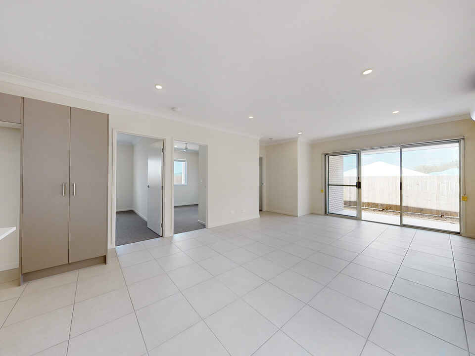 4 Helix Close Spring Mountain