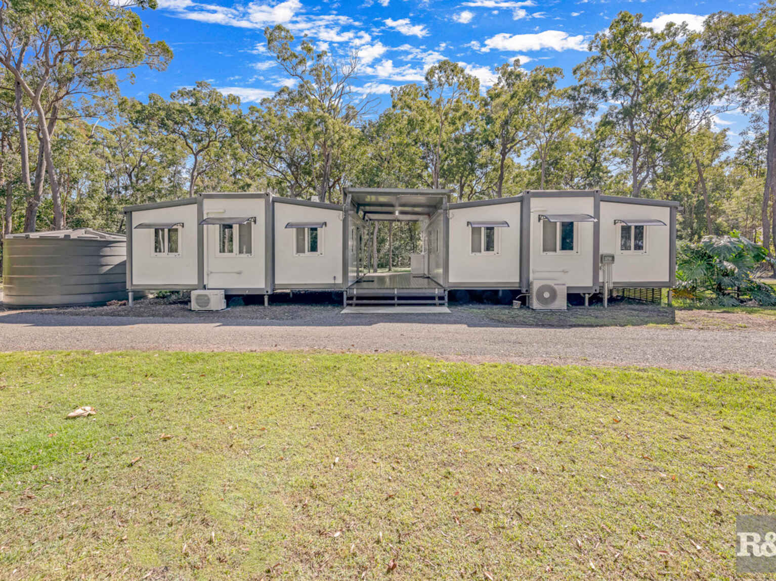 22 Hannah Court Moore Park Beach