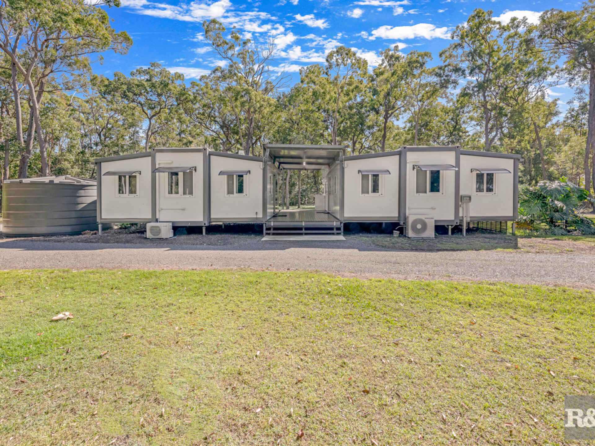 22 Hannah Court Moore Park Beach